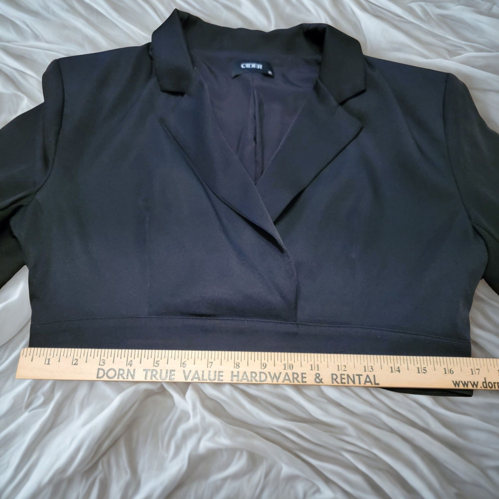 Solid Notched Collar Crop Blazer By Cider Black Size XL - Picture 8 of 10